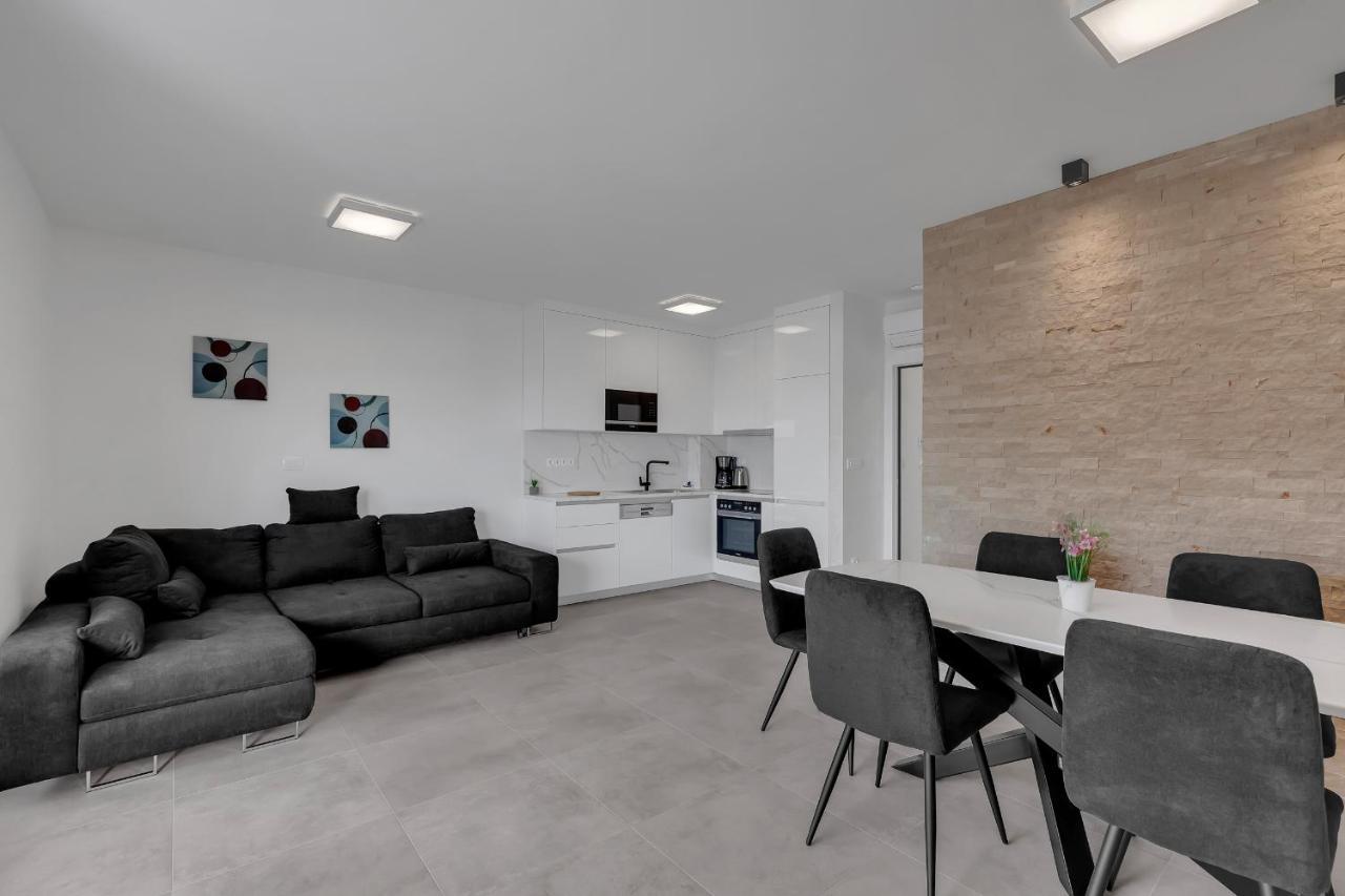 Luxury Apartment Adriasun Free Beach Parking Макарська Екстер'єр фото